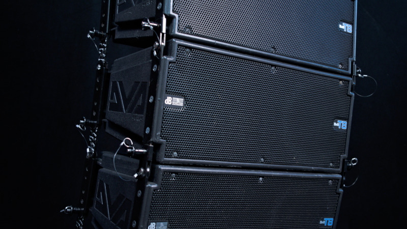 DB DVA T8 line array